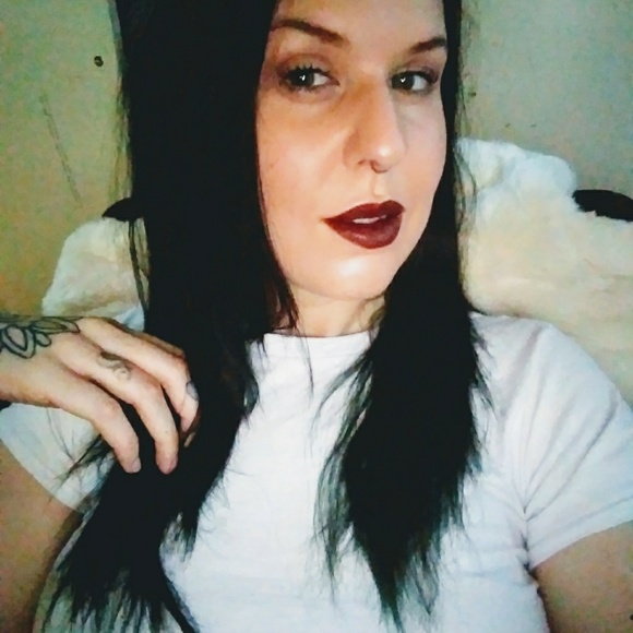 Meet your Posher, Emilie - Picture 1 of 1